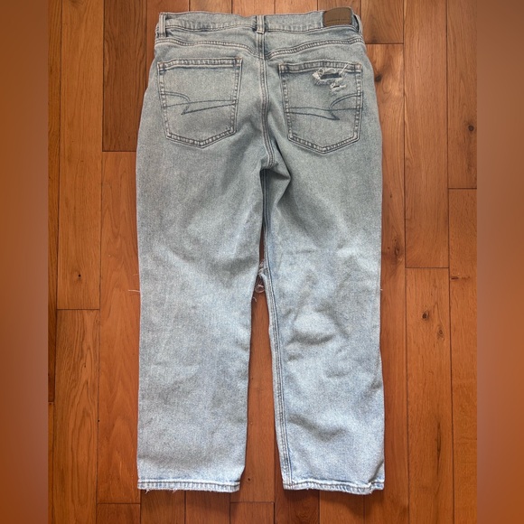 AE Stretch Super High-Waisted Ripped Ankle Straight Jean Size 10 short - Picture 8 of 8